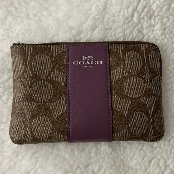 Coach Handbags - COACH WALLET NO PULL HOOK